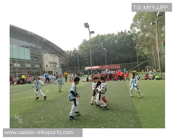 如何在听歌的同时高效完成足球小结作业的方法与技巧分享